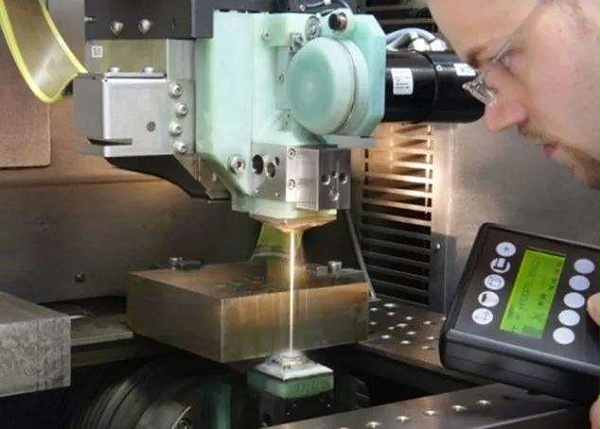 帶您開(kāi)眼界--沖壓模具加工七步曲 第二步