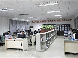 深圳五金沖壓廠，五金加工機械手操作8-誠瑞豐科技