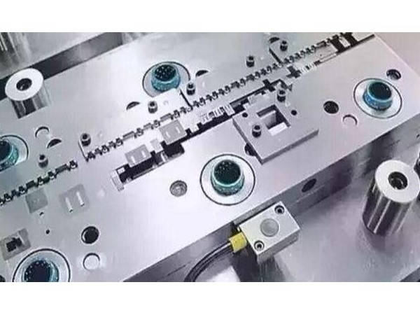 沖壓模具中單沖模、連續(xù)模和復(fù)合模的區(qū)別