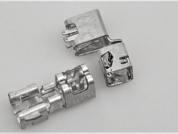 拉伸五金沖壓件的注意事項(xiàng)